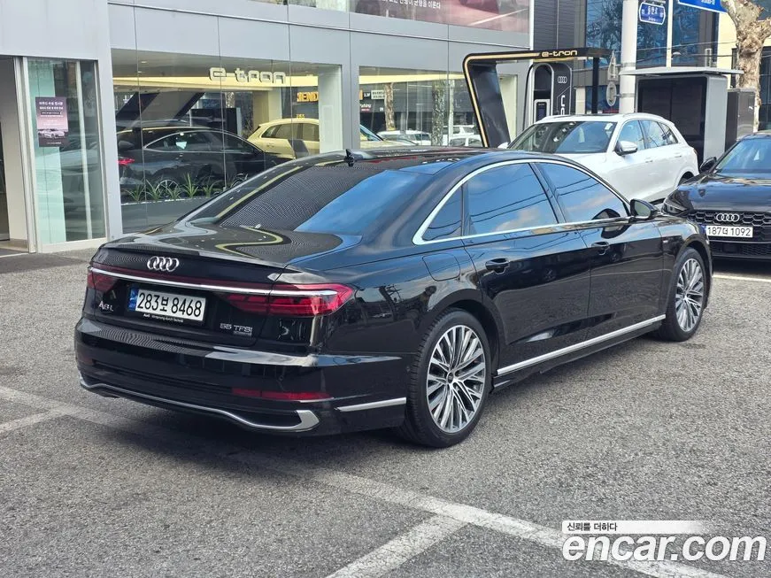 Audi A8 — фото 3