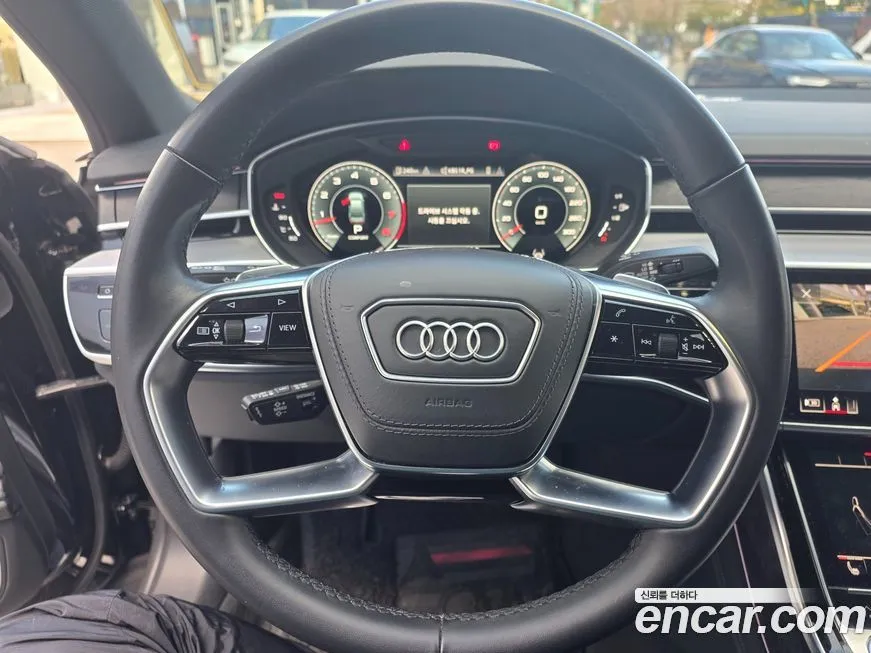 Audi A8 — фото 5