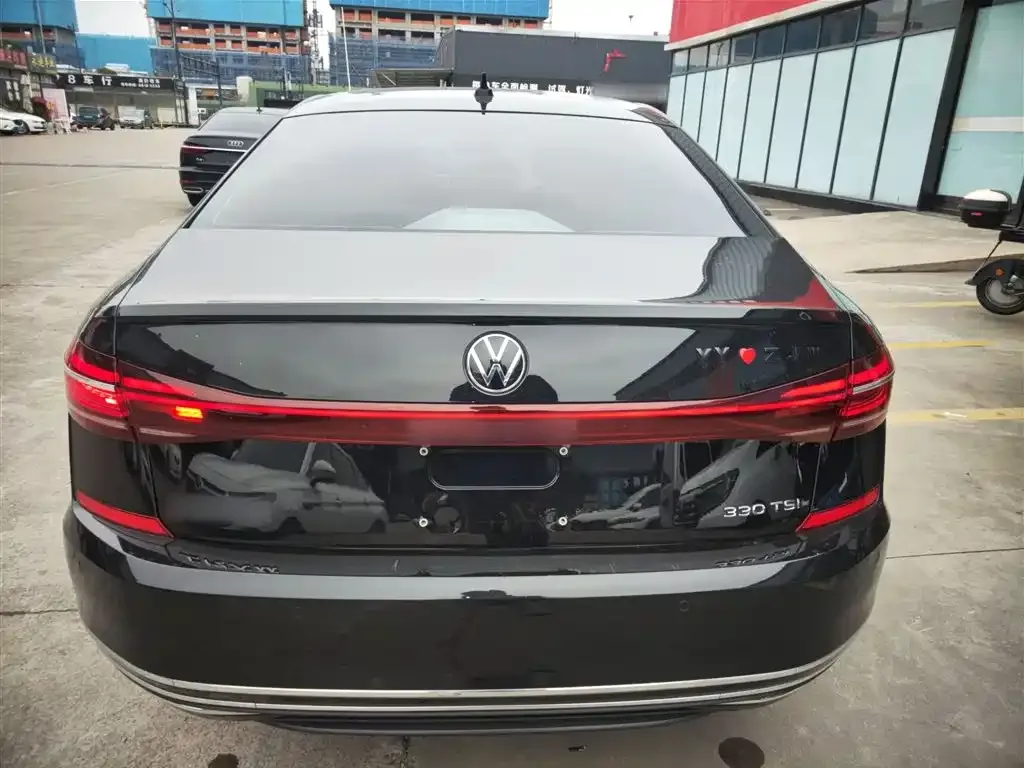 Volkswagen Passat 2023 из CN, фото 2