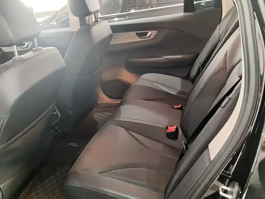 Hongqi E-QM5 — фото 2