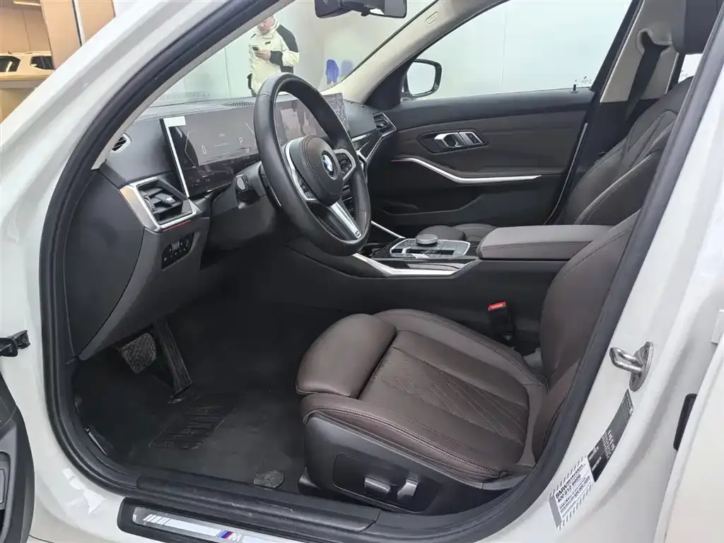 BMW 3 Series 2023 из CN, фото 4