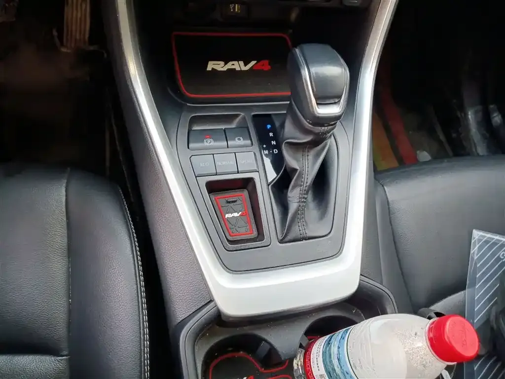 Toyota RAV4 2024 из CN, фото 8