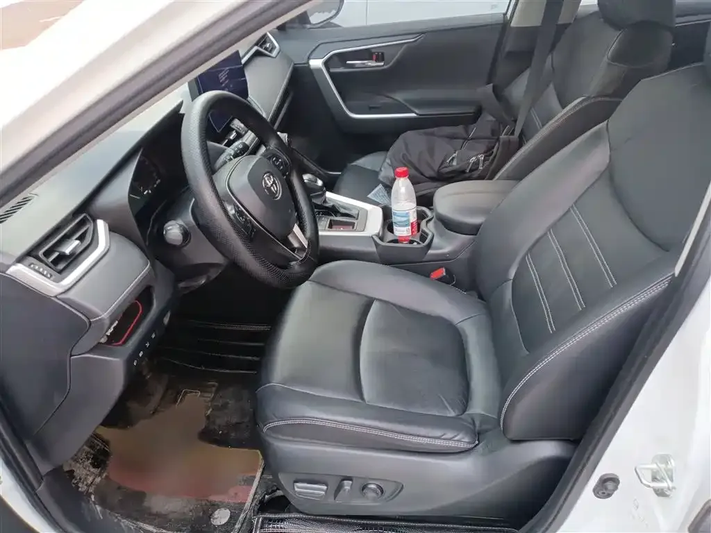 Toyota RAV4 2024 из CN, фото 10
