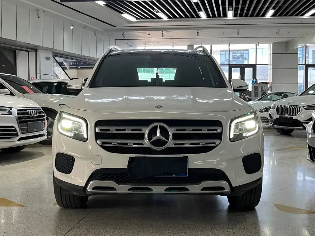 Mercedes-Benz GLB — фото 2
