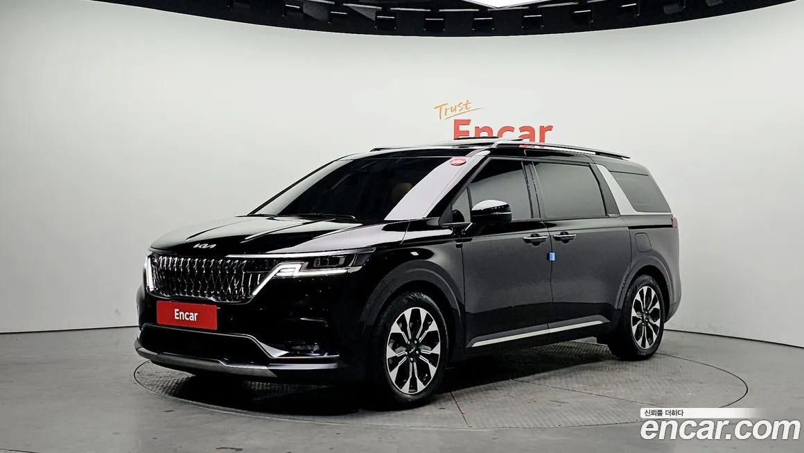 Kia Carnival — фото 1