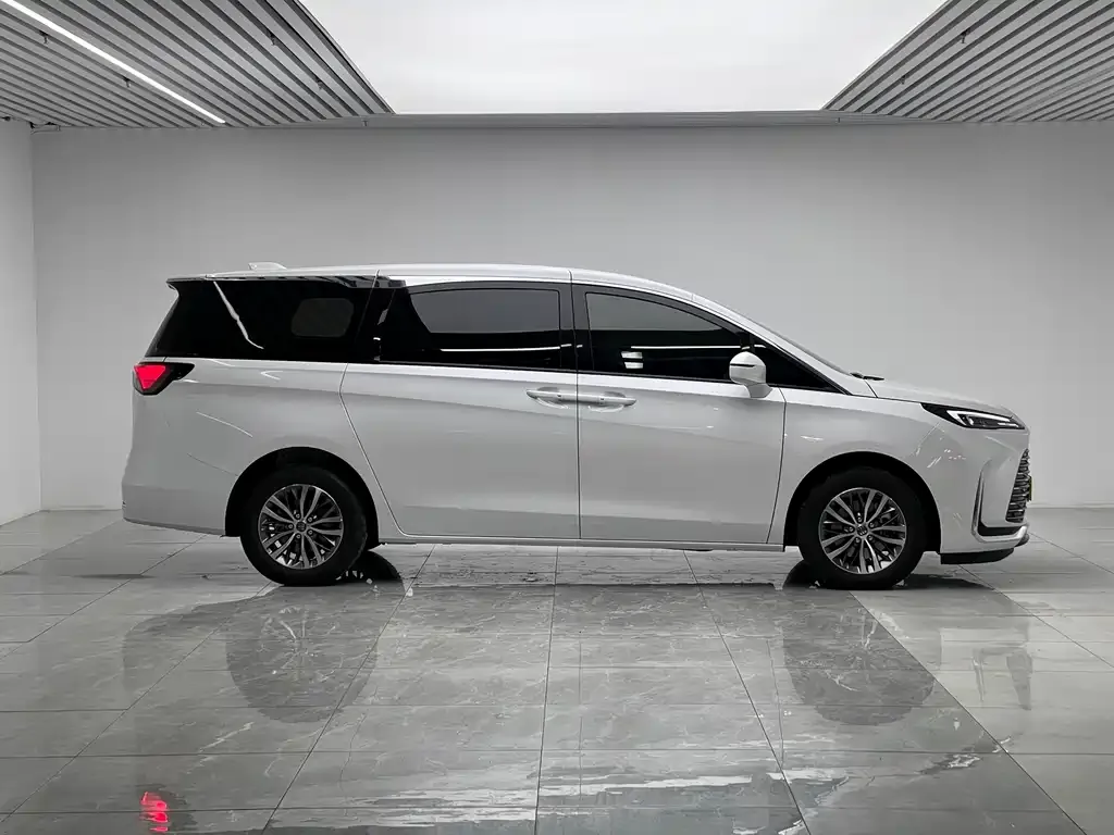 Buick GL8 2025 из CN, фото 10