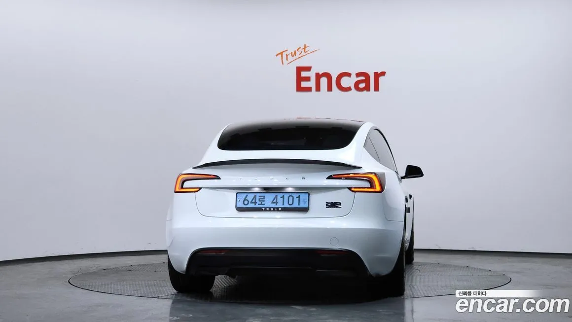 Tesla Model 3 2024 из KR, фото 2