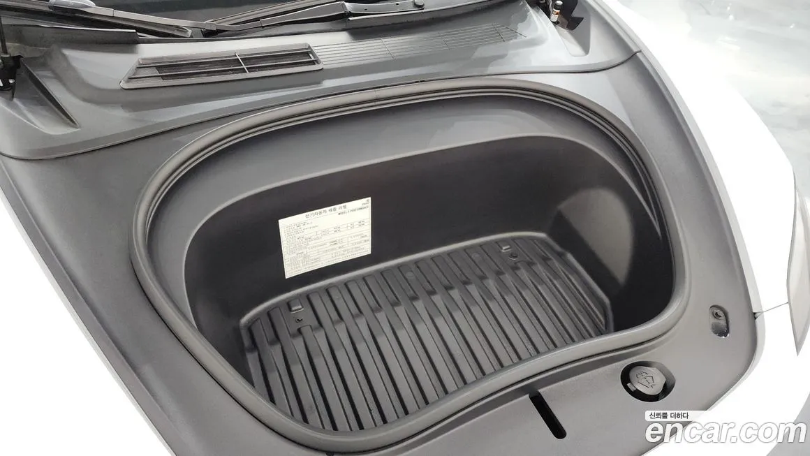 Tesla Model 3 2024 из KR, фото 9