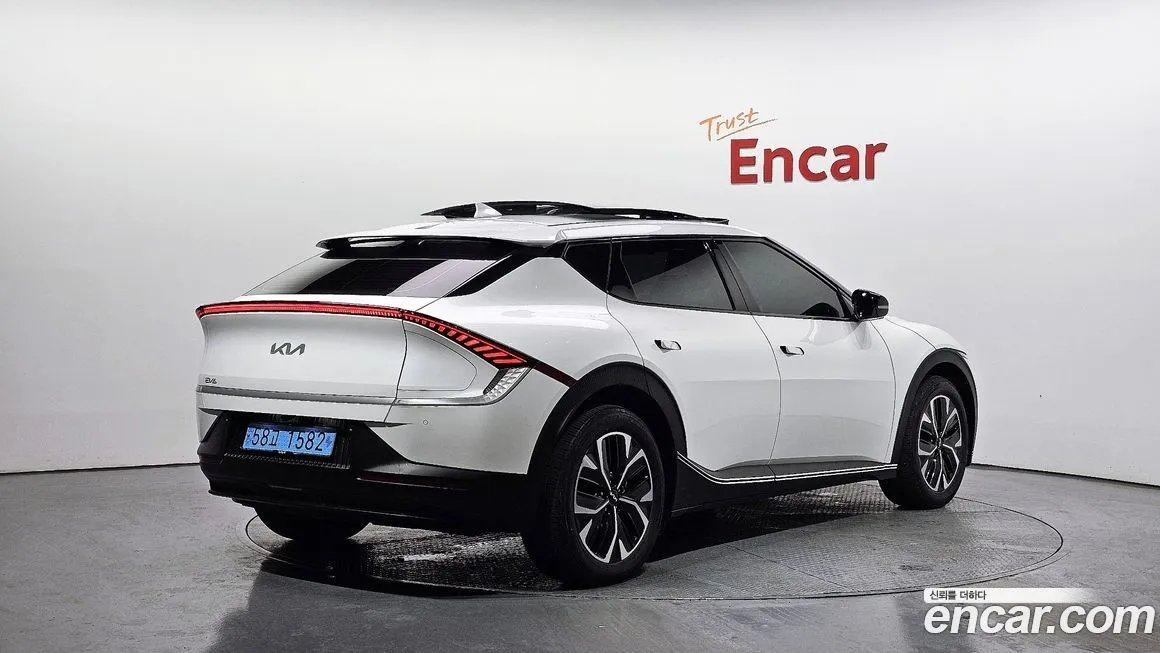 Kia EV6 — фото 8