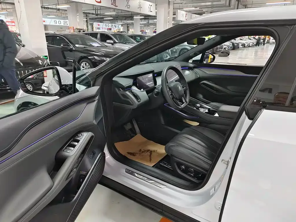 BYD L EV 2025 из CN, фото 6