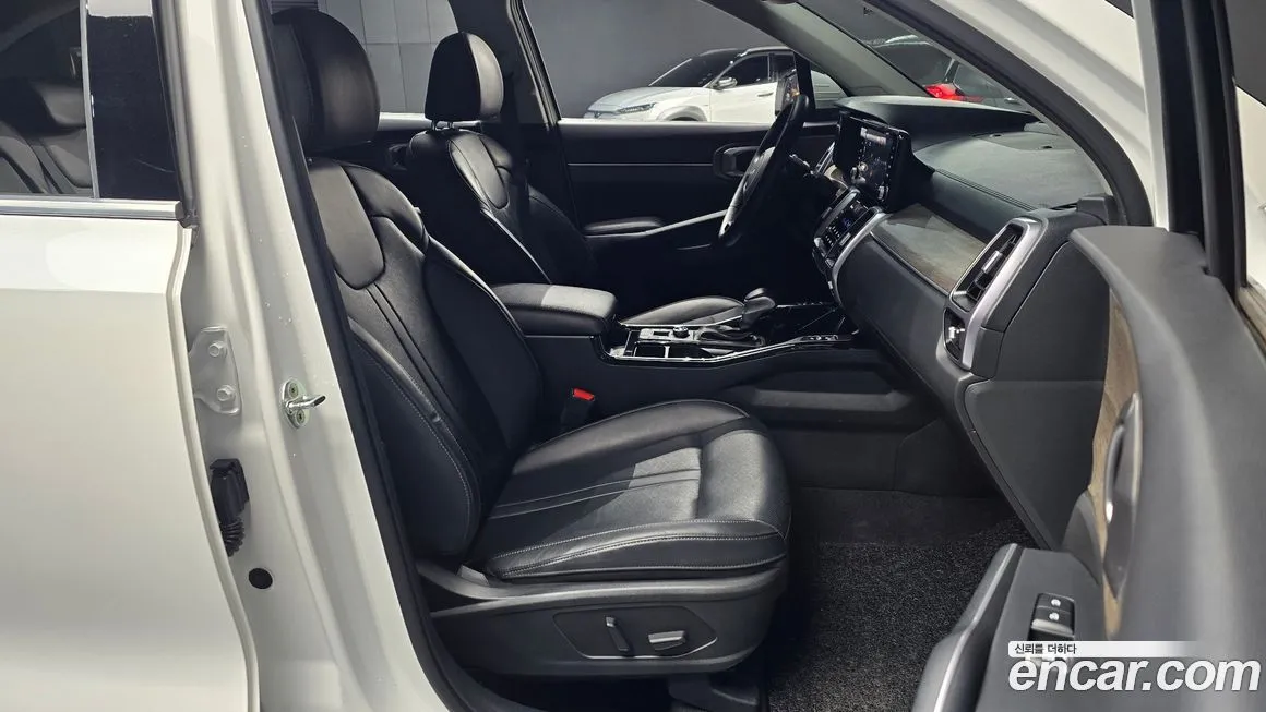 Kia Sorento — фото 10