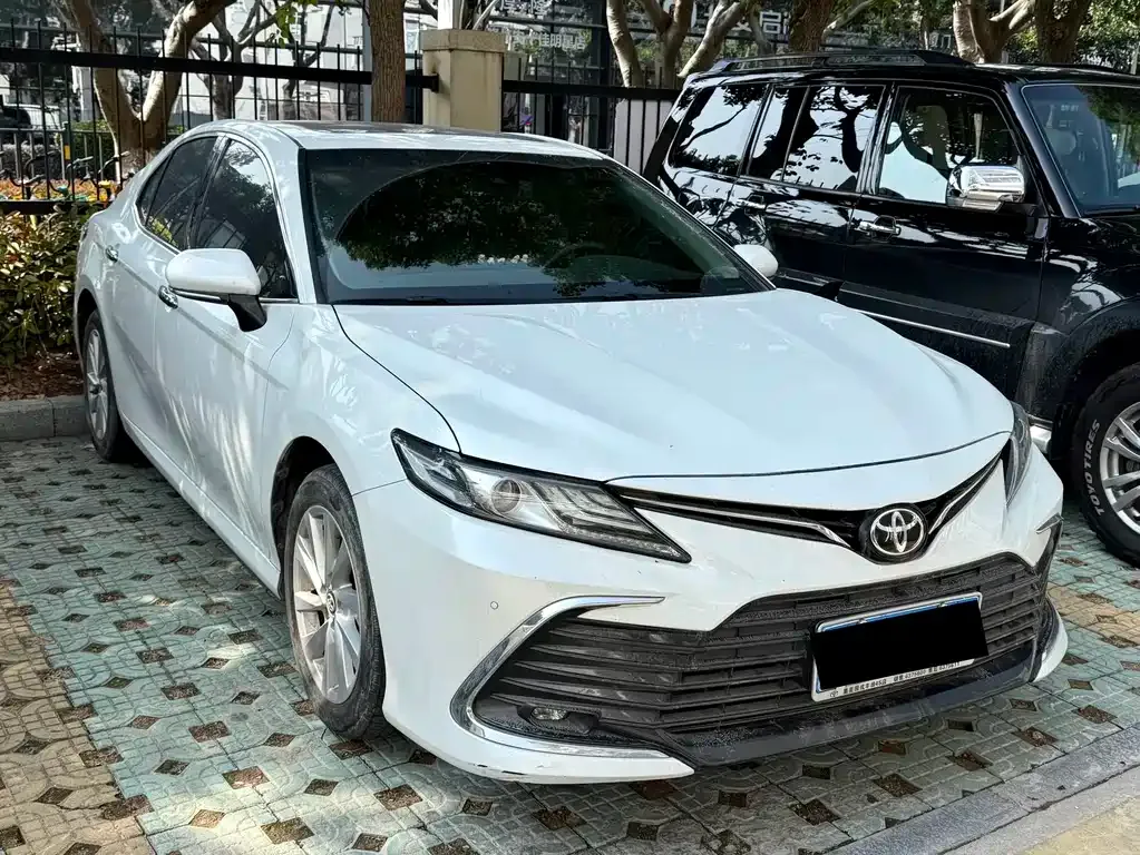 Toyota Camry — фото 3