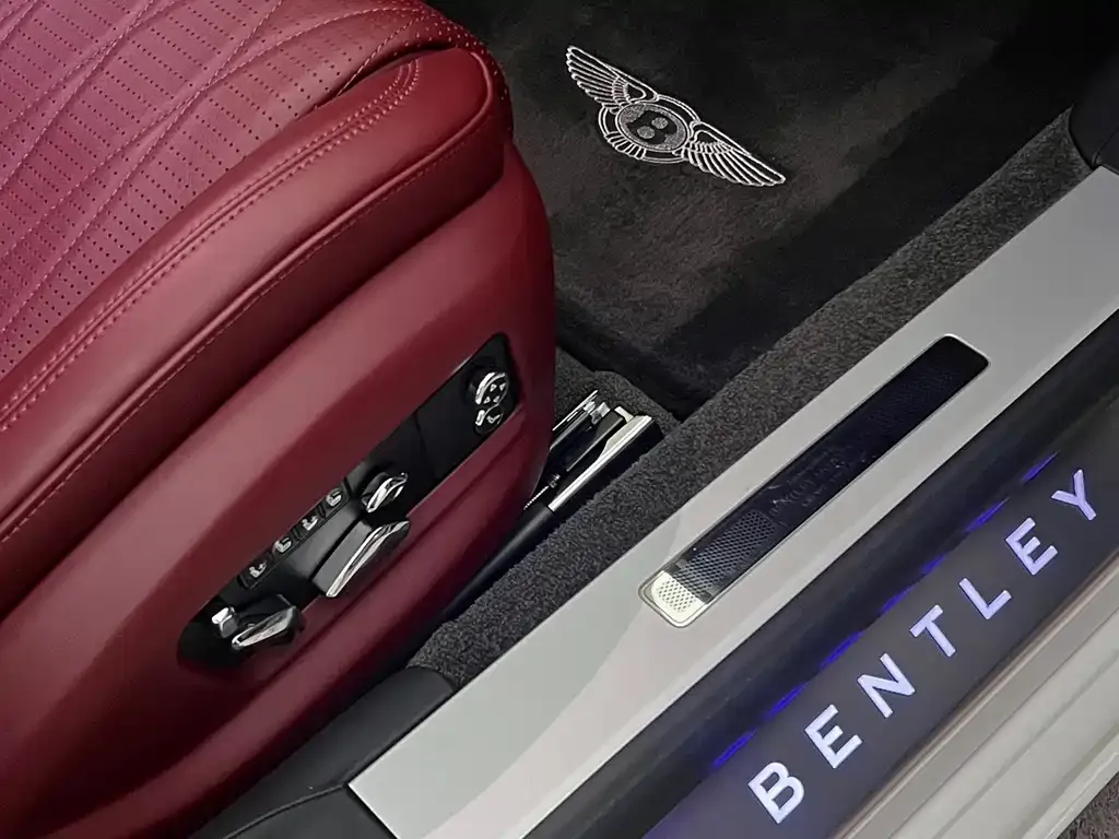Bentley Flying Spur — фото 7