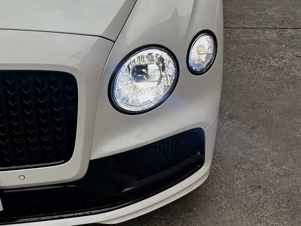 Bentley Flying Spur — фото 6