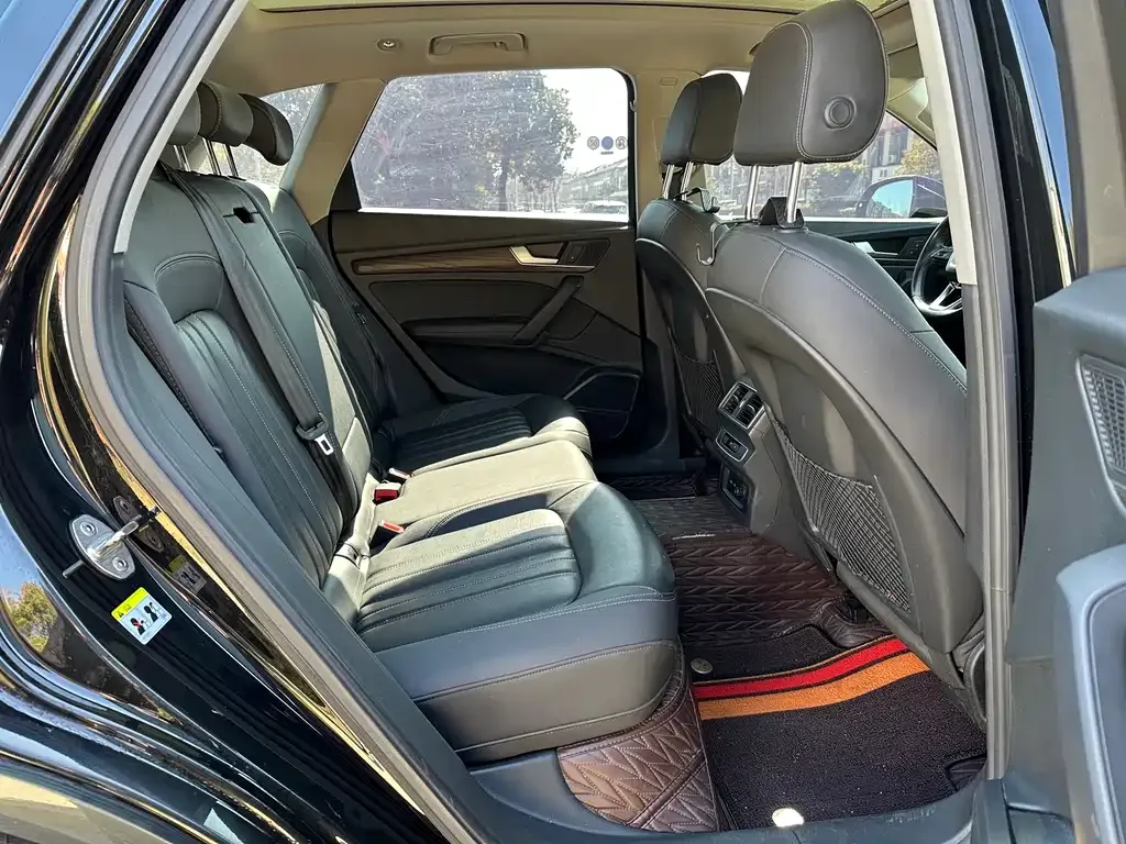 Audi Q5L 2021 из CN, фото 4