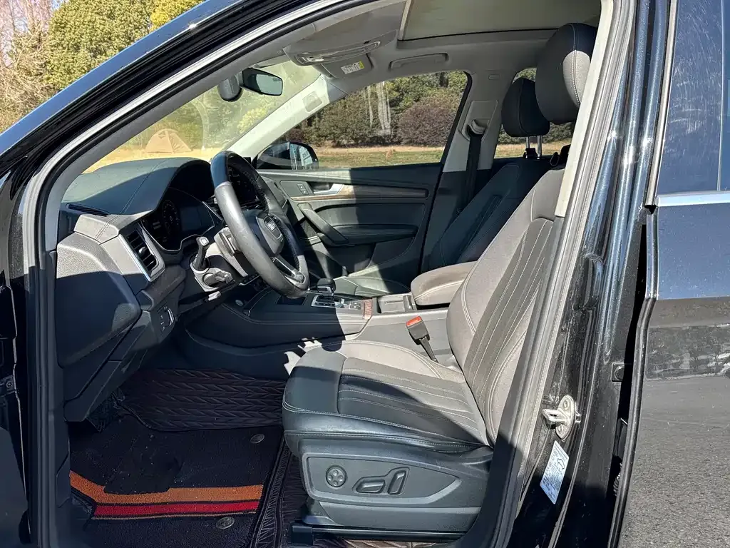 Audi Q5L 2021 из CN, фото 6