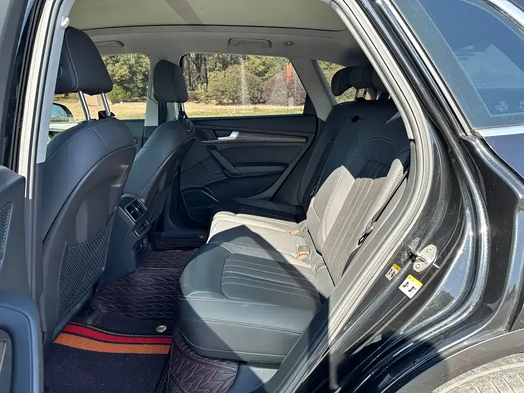 Audi Q5L 2021 из CN, фото 2