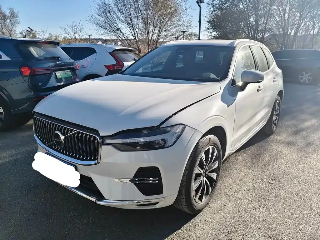 Volvo XC60 — фото 1