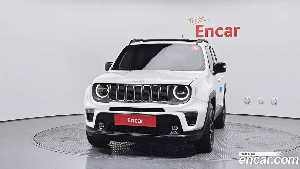 Jeep Renegade — фото 5