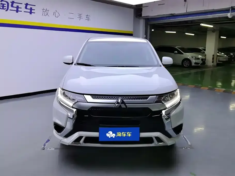 Mitsubishi Outlander 2023 из CN, фото 10