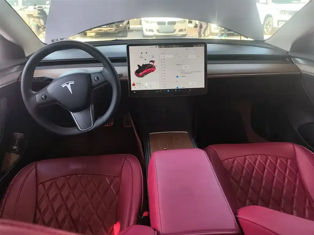 Tesla Model 3 — фото 10