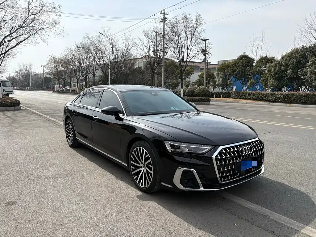 Audi A8 — фото 9