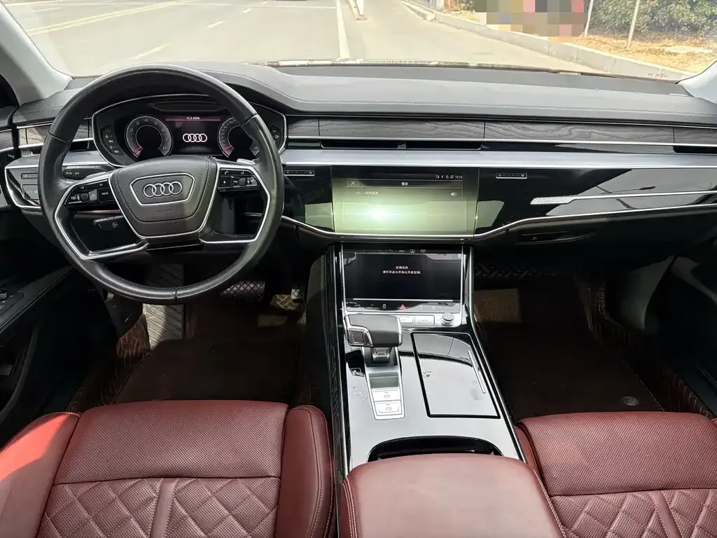 Audi A8 — фото 5