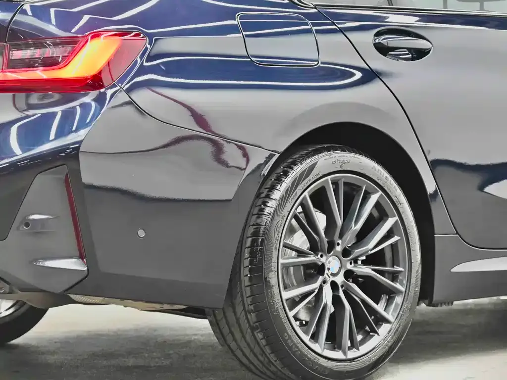 BMW 3 Series 2023 из CN, фото 8