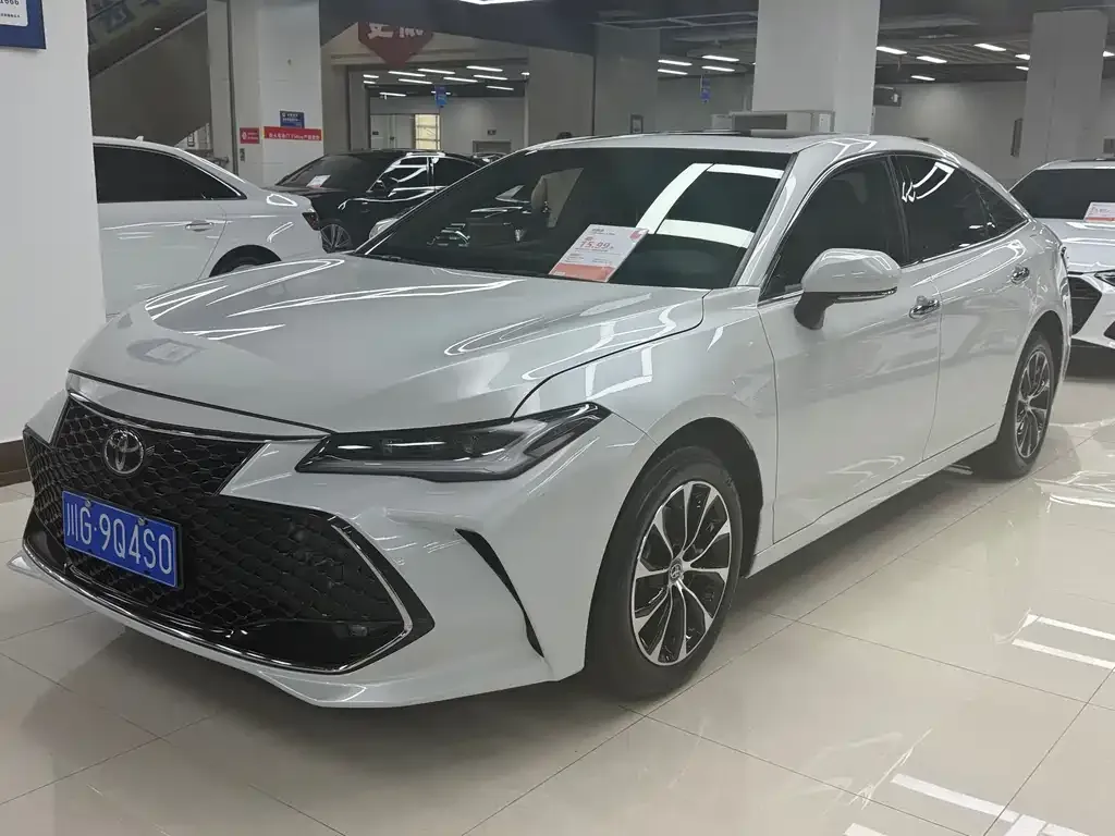 Toyota Avalon — фото 1