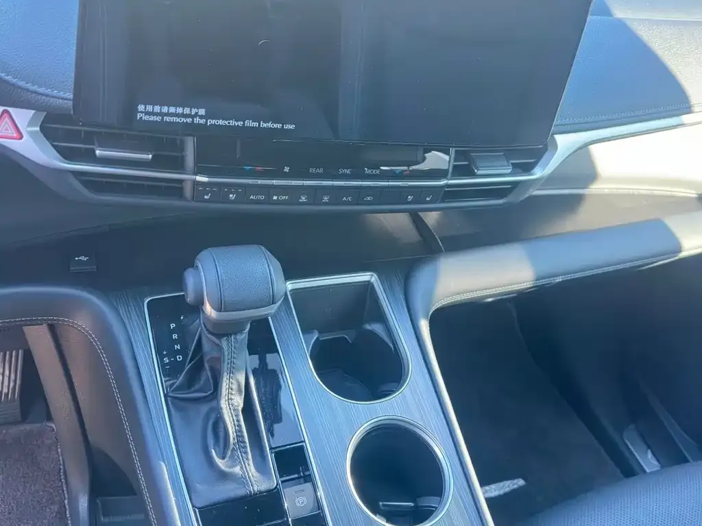 Toyota Sienna 2024 из CN, фото 2