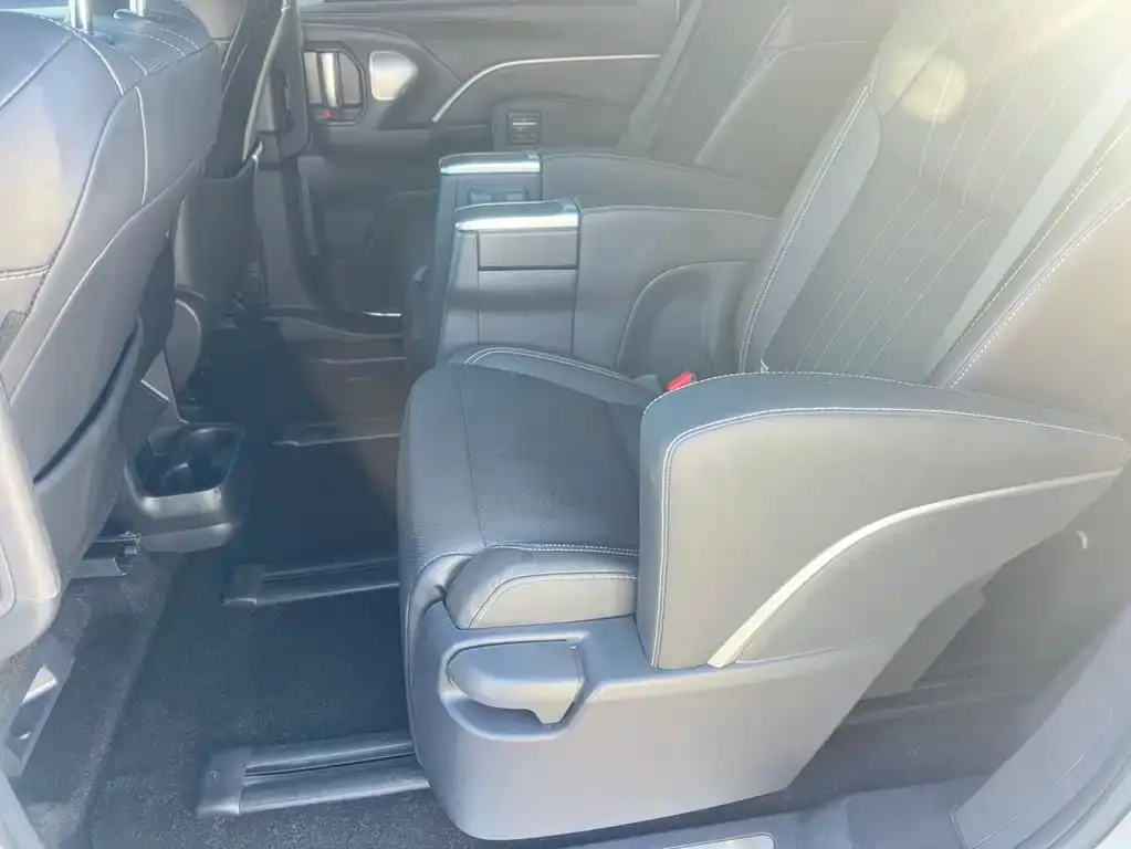 Toyota Sienna 2024 из CN, фото 6