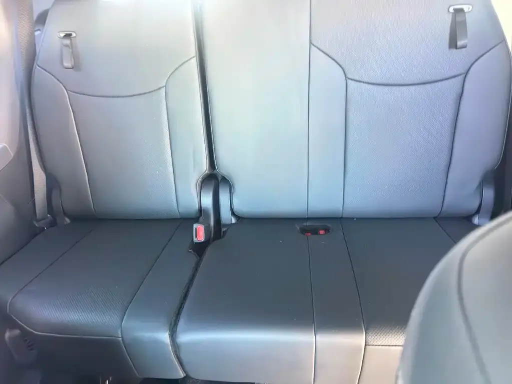 Toyota Sienna 2024 из CN, фото 8