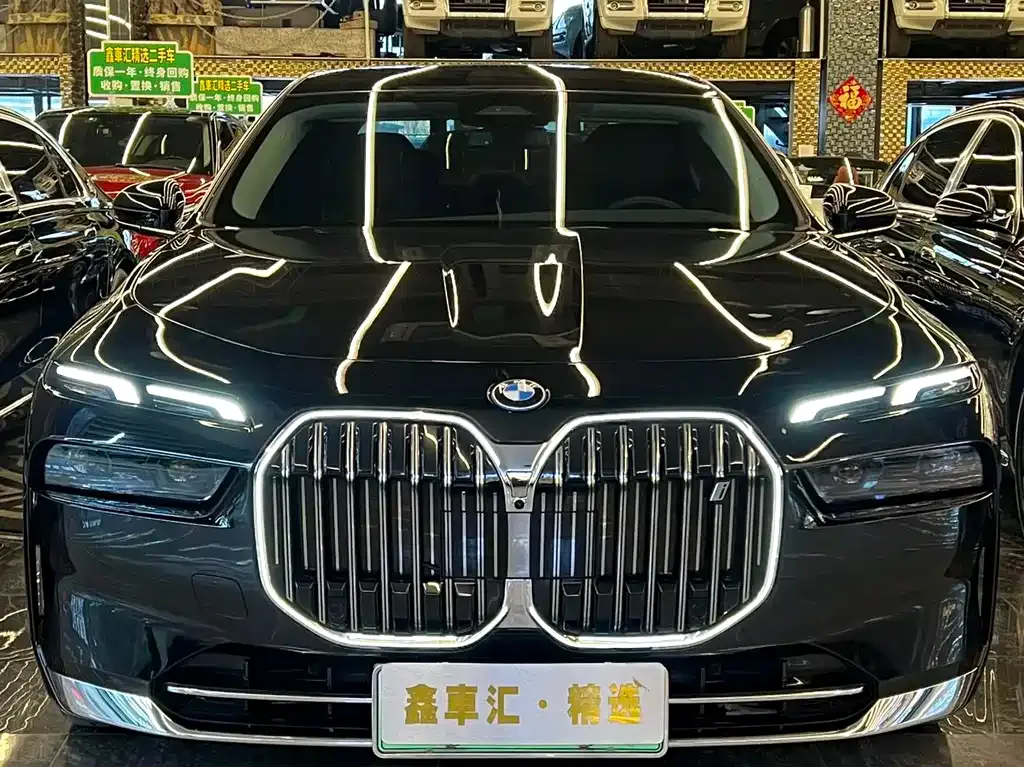 BMW i7