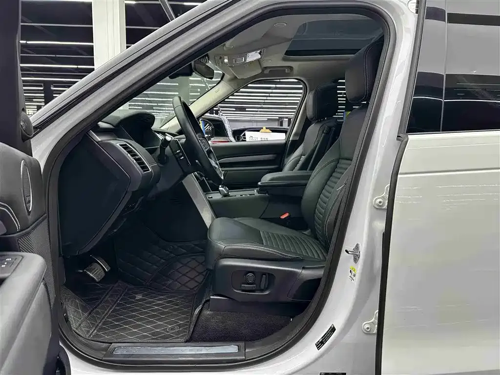 Land Rover Discovery 2025 из CN, фото 3