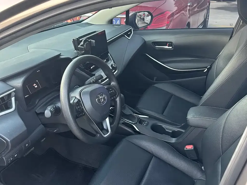 Toyota Corolla 2023 из CN, фото 3