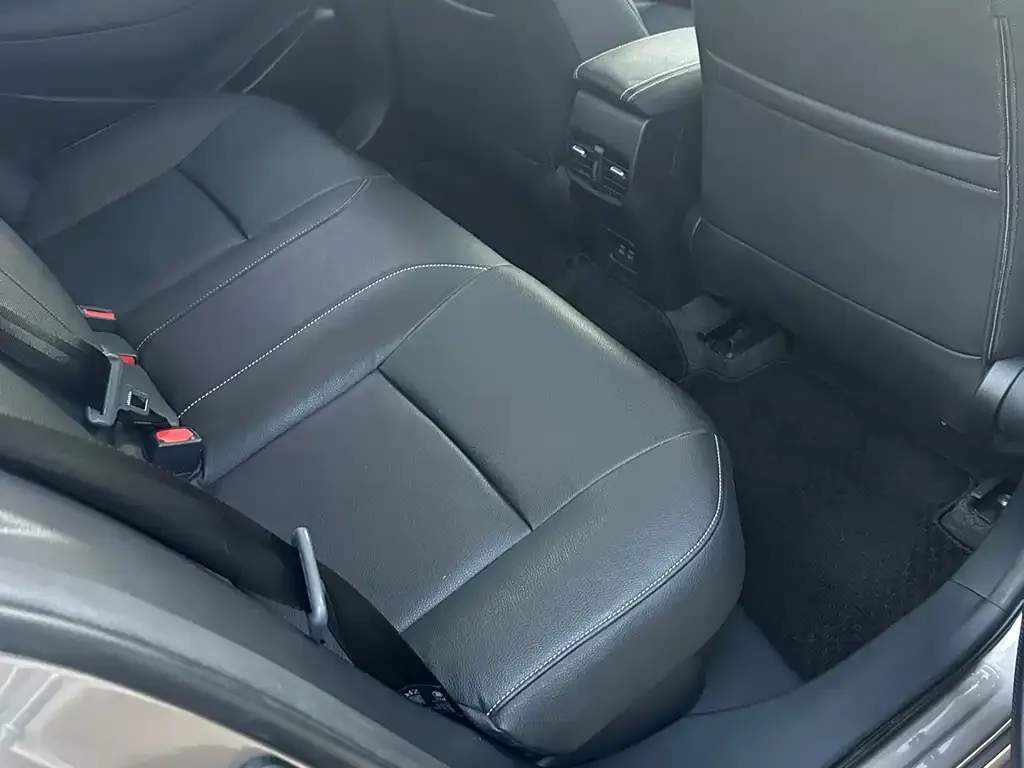 Toyota Corolla 2023 из CN, фото 6