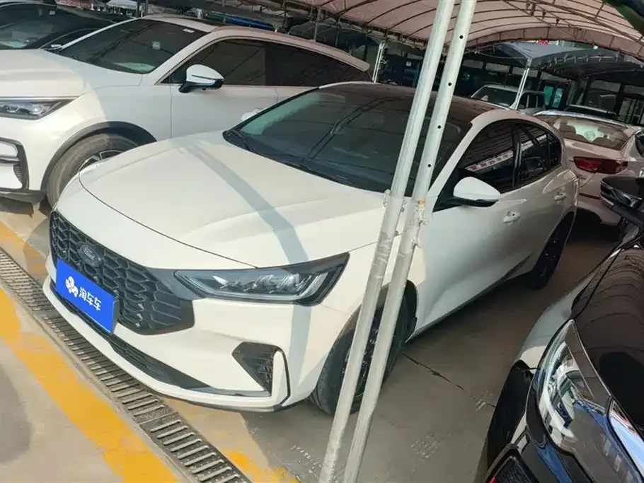 Ford Focus 2023 из CN, фото 1