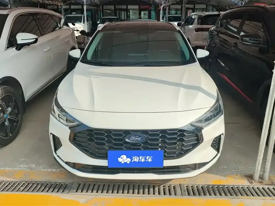 Ford Focus 2023 из CN, фото 10