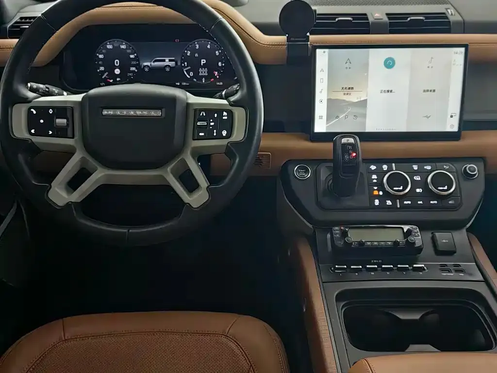 Land Rover Defender — фото 9