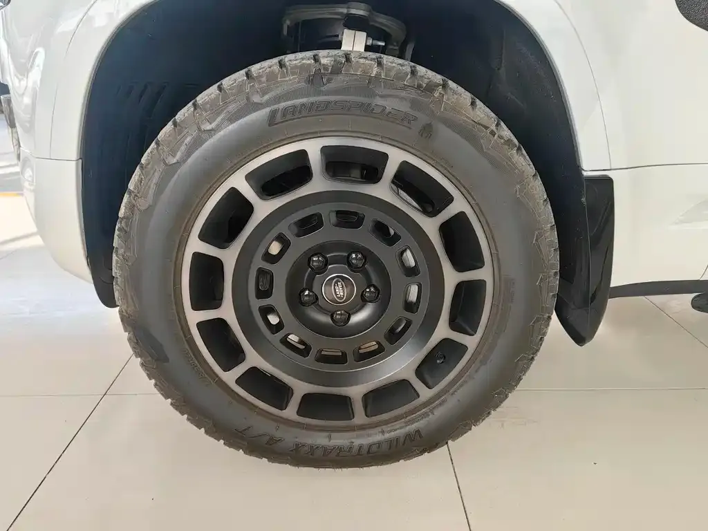 Land Rover Defender — фото 2