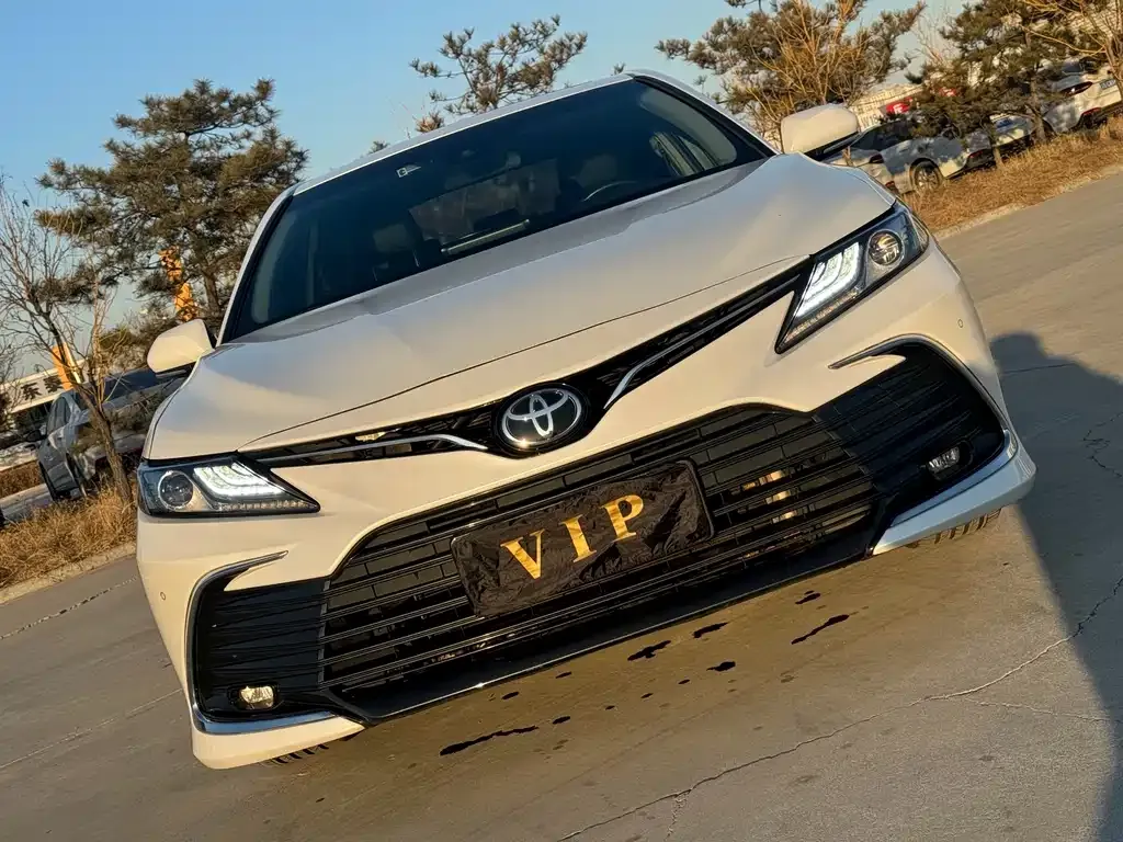 Toyota Camry — фото 8