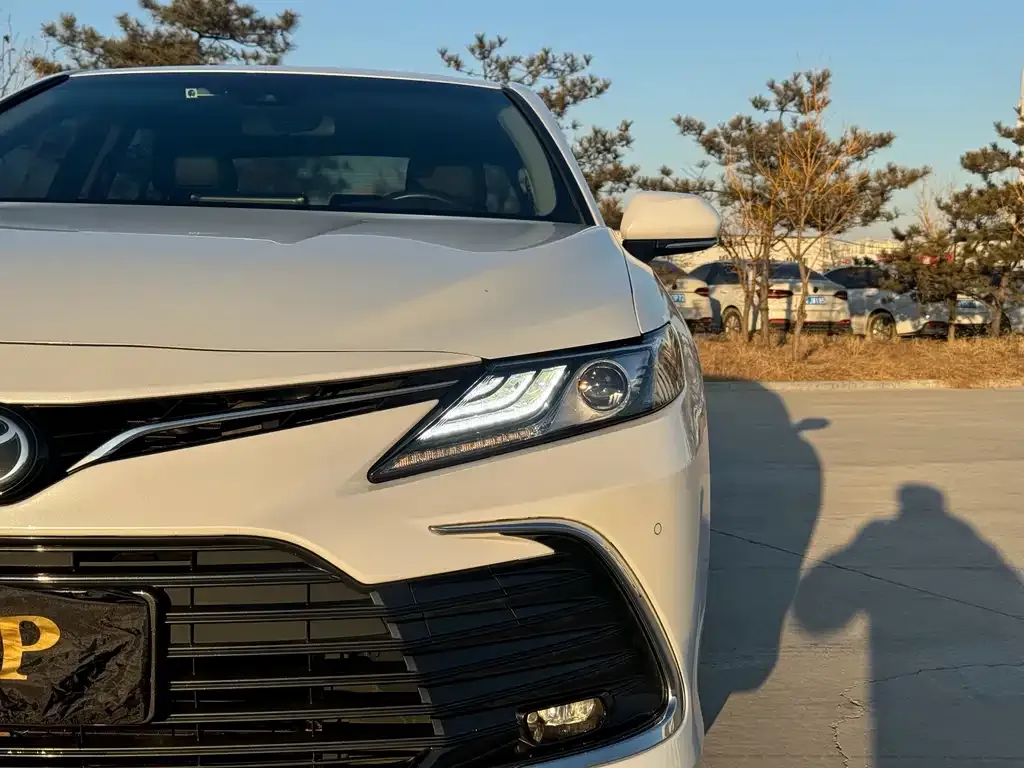 Toyota Camry — фото 6