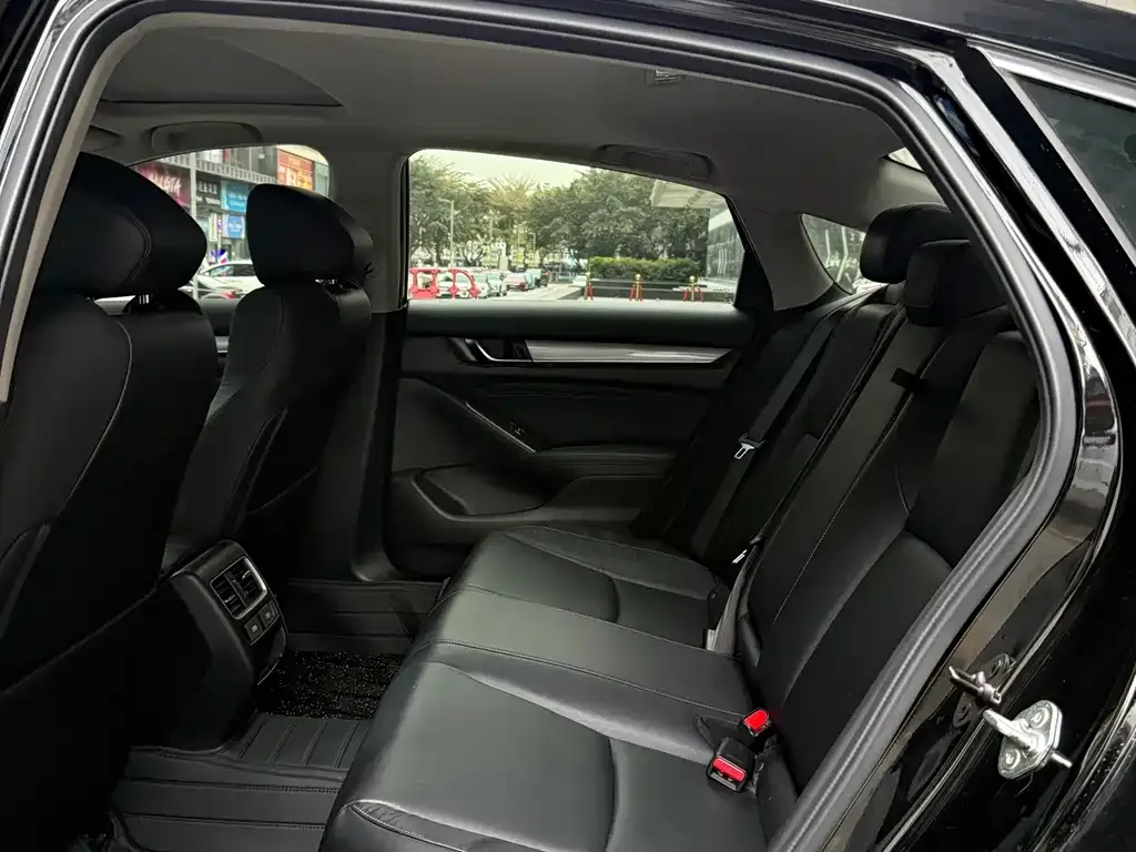Honda Accord 2022 из CN, фото 2