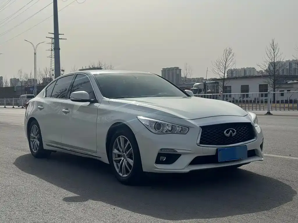 Infiniti Q50L — фото 8