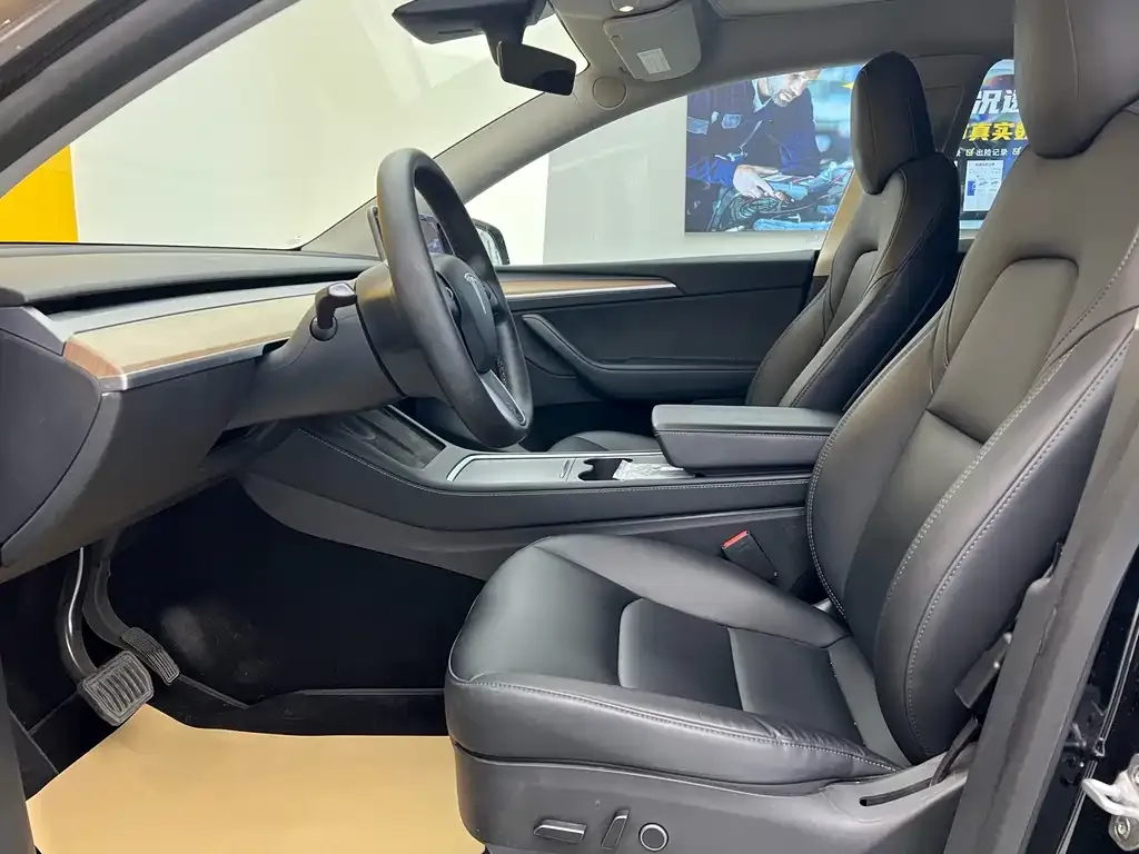 Tesla Model Y — фото 7
