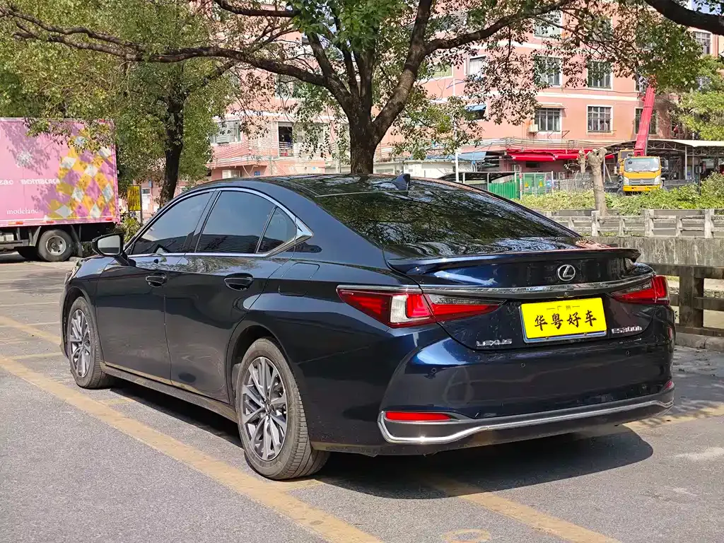 Lexus ES 2023 из CN, фото 2