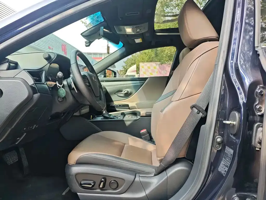 Lexus ES 2023 из CN, фото 5