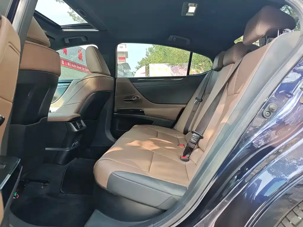 Lexus ES 2023 из CN, фото 7