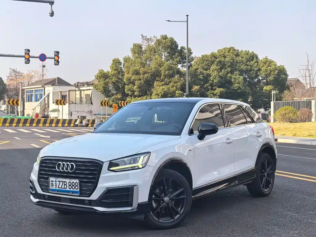 Audi Q2L
