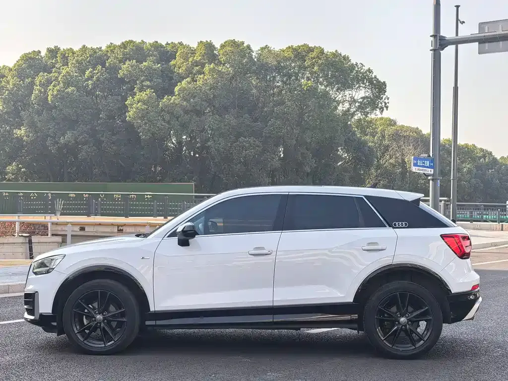 Audi Q2L 2021 из CN, фото 4